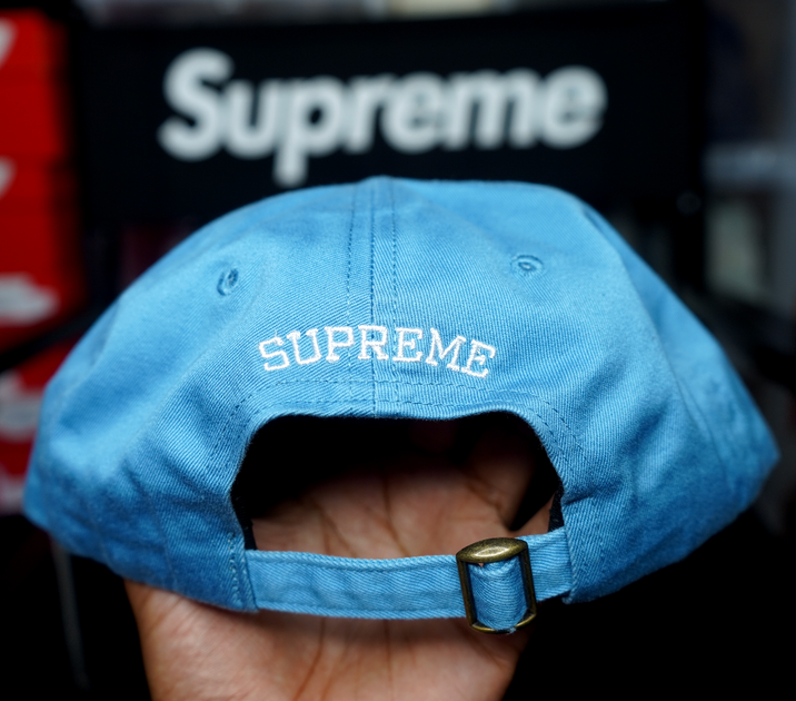 Baby blue sale supreme hat