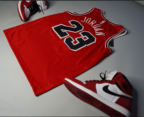 Nike Men's Chicago Bulls Michael Jordan #23 Red Dri-FIT Swingman Jersey